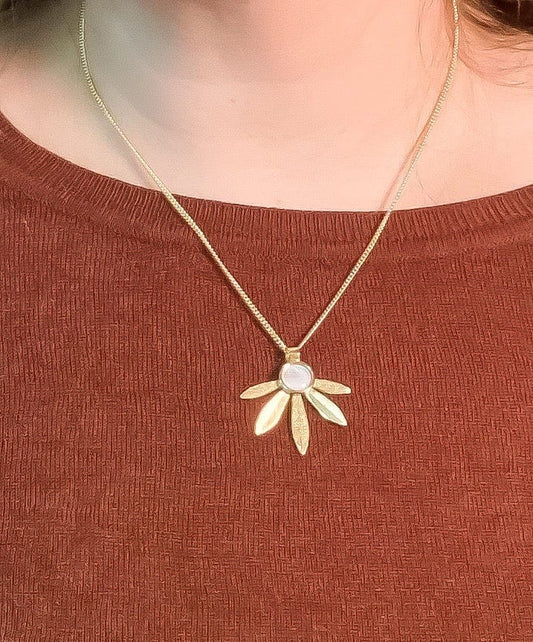 Laurel Pendant Necklace in Mother of Pearl