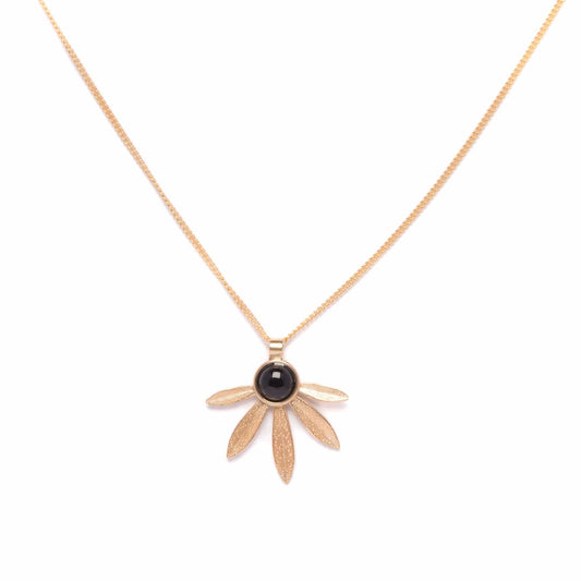 Laurel Pendant Necklace in Onyx