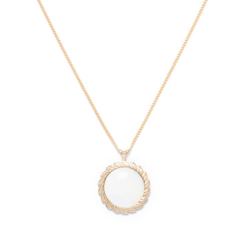 Laurel Pendant Necklace in Mother of Pearl