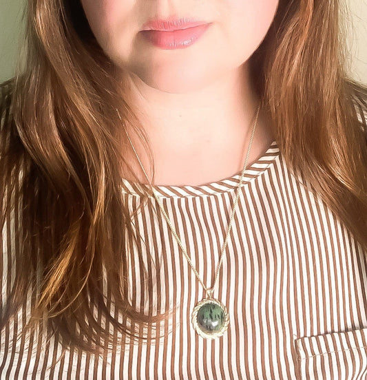 Laurel Pendant Necklace in Ruby Zoisite